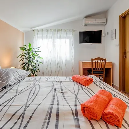 Apartment Natalie Omis